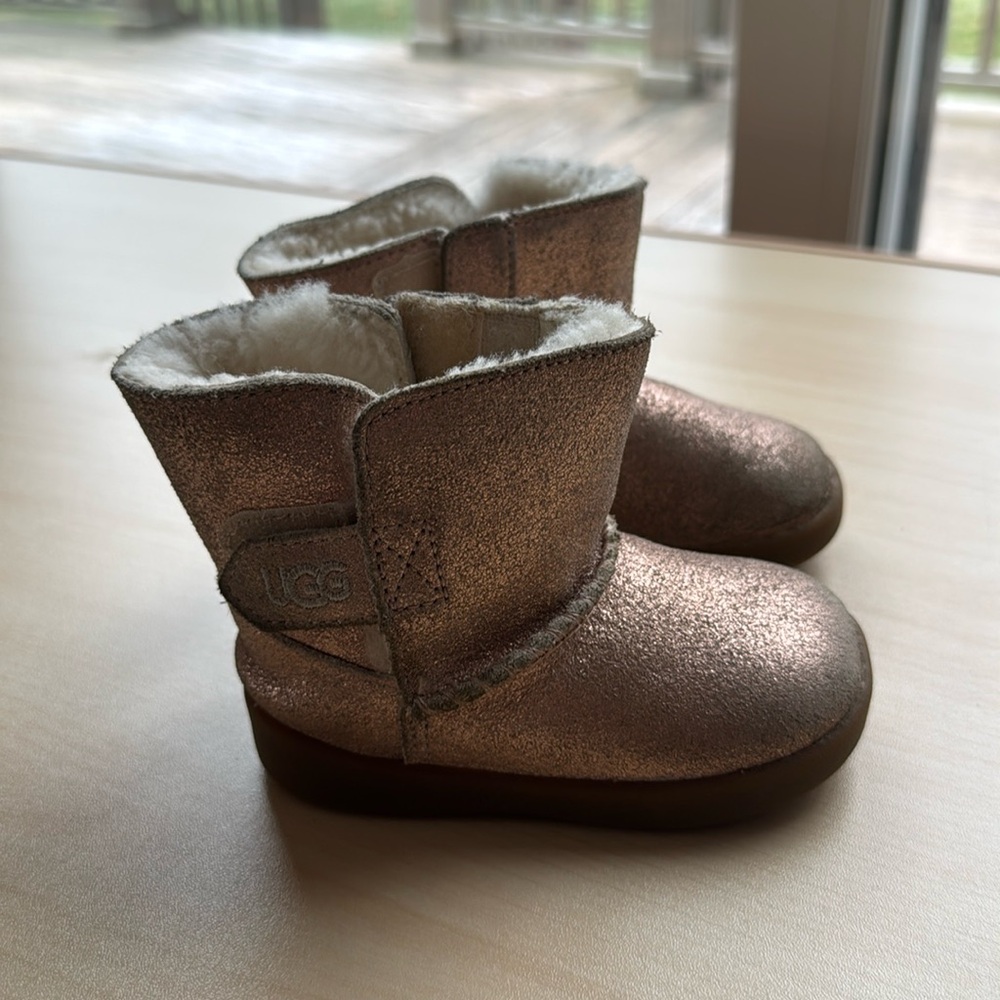 UGG keelan metallic glitter boot 4-5T